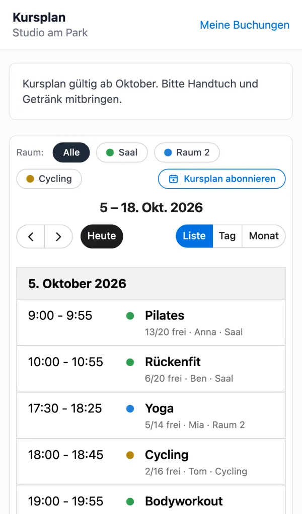 Kursplan auf dem Handy als Liste mit Uhrzeit, Kurs, freien Plätzen, Trainer:in und Raum